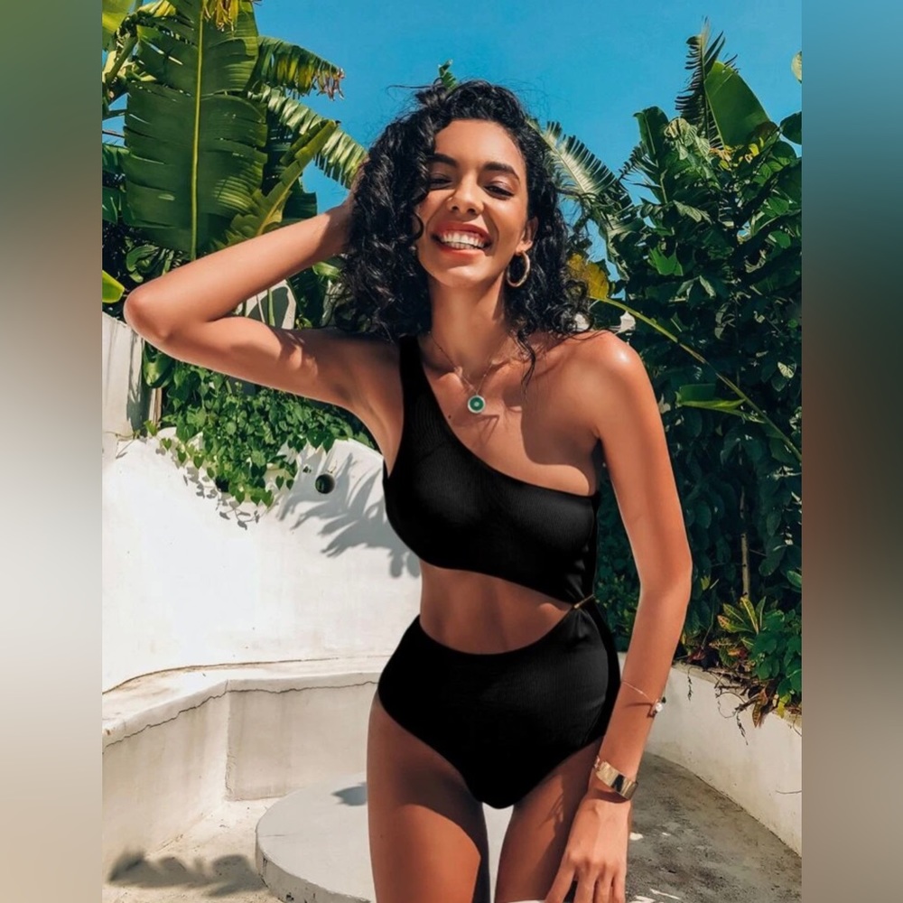 Cut Out One Shoulder One Piece Swimsuit